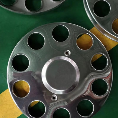 モデルバスの前輪 装飾カバー ゴールデンドラゴン バスの床