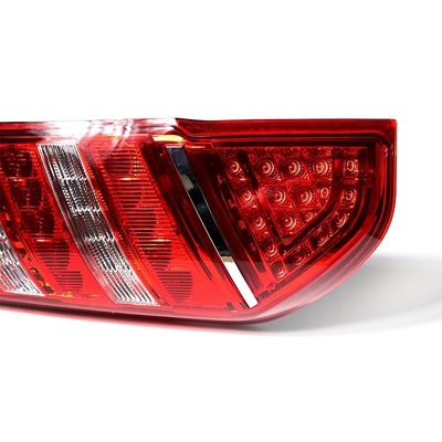 バスの部品 バスのヘッドライトスタイルのためのバックテールライト 4133-00217