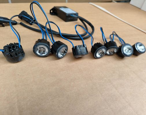 設計 バス 24V 日間走行灯 OE No. 10R-04 1152